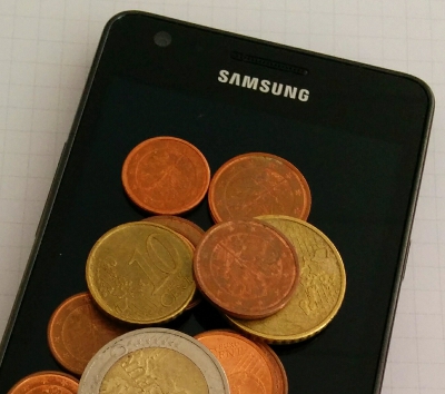 Kleingeld & Handy in der Hosentasche - das muss mit NFC nicht mehr sein.